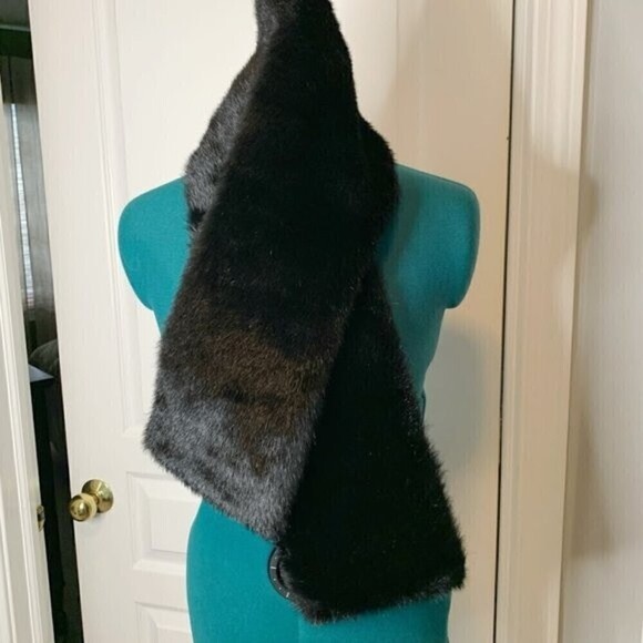 Faux Fur Winter Warm Black Collar Scarf - Picture 1 of 6